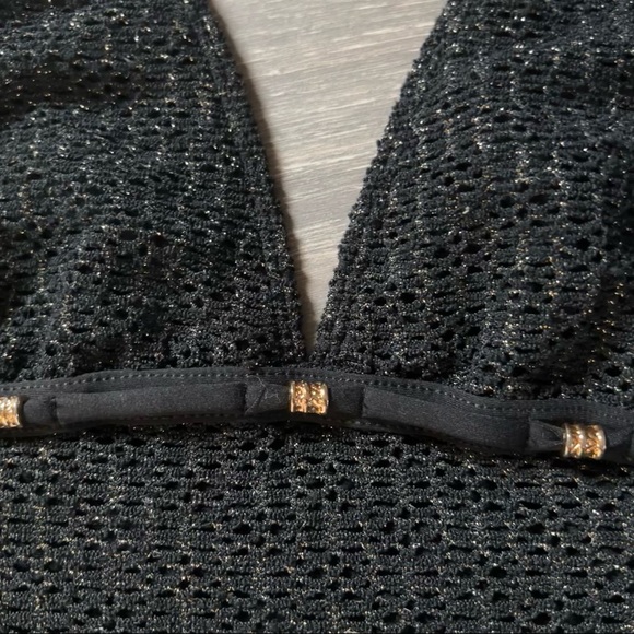 La Blanca by rod beattie woven metallic textured halter one piece. Size 12 - Picture 3 of 8